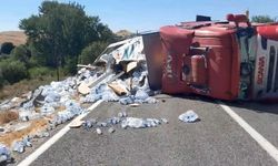 Elazığ’da su yüklü tır yan yattı: 1 yaralı