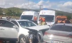 Kars'ta zincirleme trafik kazası: 8 yaralı