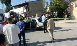 Van’da otomobil ile kamyonet çarpıştı: 1 ölü, 4 yaralı