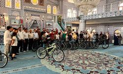 Dicle'de Kur'an kurslarındaki yarışmalarda dereceye girenlere ödül