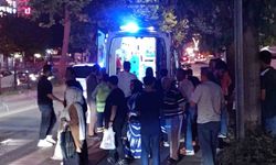 Diyarbakır Caddesi'inde oldu: Genç kıza yaya geçidinden geçerken iki araç çarptı
