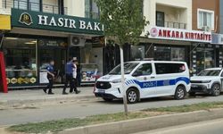 Anne ve babasına bıçak çekti, polis müdahale etti