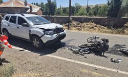Bingöl'de otomobil ile motosiklet çarpıştı: 3 yaralı