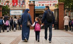 Aileler, çocuklarının okula uyum sürecine eşlik edecek
