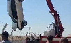 Diyarbakır'da otomobil su kanalına düştü: 5 kişi...