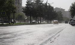Diyarbakır'da sıcak havanın ardından sağanak yağış