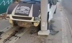 Diyarbakır'da transit direğe çarptı: 1 yaralı
