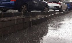 Erzurum'da dolu ve sağanak etkili oldu