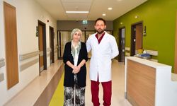 Gaziantep'te karın bölgesini dolduran 20 kilogramlık tümöre müdahale