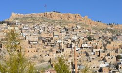 Mardin'de 23 yaşındaki genç evinin önünde ölü bulundu