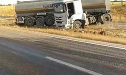 Siirt'te tır çakıllar nedeniyle kaza yaptı