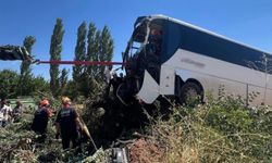 Diyarbakır’da yolcu otobüsü şarampole yuvarlandı: 2 yaralı