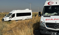Diyarbakır'da okulun ilk gününde servis kazası