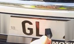 Plakada bant ile yapılan harf değişikliğine 140 bin TL ceza