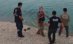 Yüzmek için baraj gölüne giren genç boğuldu