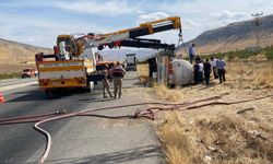 Batman-Hasankeyf yolunda tanker devrildi