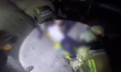 Akaryakıt tankerinde sıkışan iki kişinin kurtarılma anları kamerada