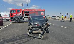 Gaziantep'te kavşakta iki araç çarpıştı: 5 yaralı