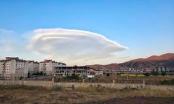 Gökyüzüne bakanlar bir daha baktı! UFO'yu andırıyor