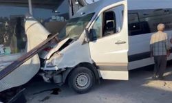 Şanlıurfa’da işçi servisi dükkâna daldı: 10 kişi yaralandı