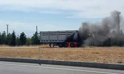 Malatya'da seyir halindeki tırın dorsesinde yangın çıktı