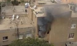 Mardin'de yangın: Binada mahsur kalan 2 kişi balkondan çıkarıldı