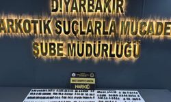 Midelerinde taşıdıkları metamfetamin ile yakalanan 2 kişi tutuklandı