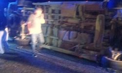 Van'da yolcu minibüsü devrildi: 2'si çocuk 9 yaralı