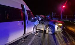 Adıyaman'da minibüs ile otomobil çarpıştı: 12 yaralı