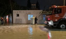 Adıyaman'da sel baskını: Evde mahsur kalan 2 yaşlı kadın kurtarıldı