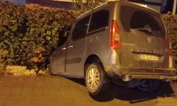 Batman'da otomobille çarpışan araç bahçe duvarına çarptı