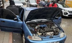 Siirt'te park halindeki otomobil yandı