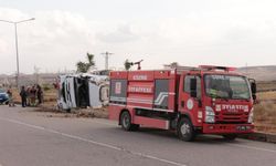 Cizre'de akaryakıt tankeri devrildi: Bir yaralı