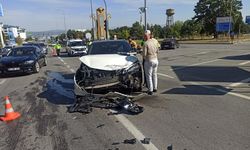 Bingöl'de iki araç çarpıştı: 5 kişi yaralandı