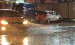 Diyarbakır'a sınır ilçede sağanak sele dönüştü: Evleri su bastı