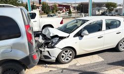 Elazığ-Bingöl karayolunda 4 araç birbirine girdi