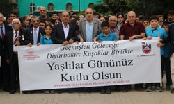1 Ekim Dünya Yaşlılar Günü için yürüyüş yapıldı