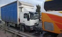 Malatya'da yolcu otobüsü ve kamyon viyadükte çarpıştı