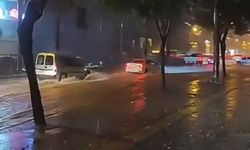 Mersin'de sağanak yağış su baskınlarına neden oldu