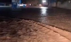 Şanlıurfa'da sağanak taşkına neden oldu