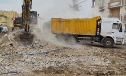 Şırnak'ta iki köyde yıkım çalışmaları sürüyor
