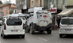 Yüksekova'da ortalık karıştı! Taşlı sopalı kavgada 4 yaralı
