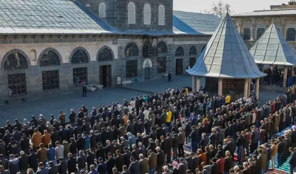 Diyarbakır'daki tüm camilerde bu hutbe okunacak