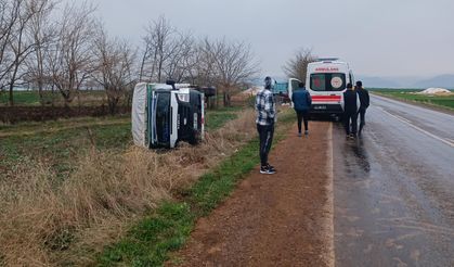 Hazro yolunda kamyonet yan yattı: 1 yaralı
