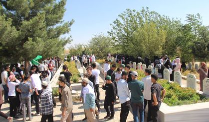 Susa şehidleri kabirleri başında yad edildi