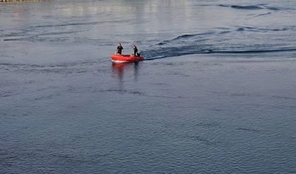 Ergani’de göle giren gençten acı haber