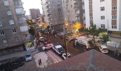 Bağlar’da feci kaza: Kadın ağır yaralandı