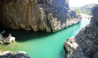 Diyarbakır'ın saklı hazinesi: Tarihi Birkleyn Mağarası ziyaretçilerini bekliyor