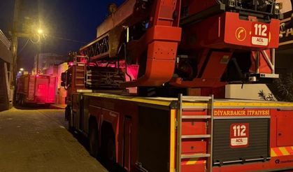 Diyarbakır'da apartman yangını: 4 kişi yaralandı