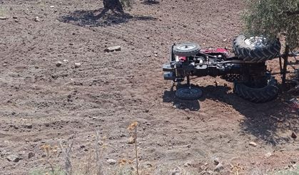 Devrilen traktörün altında kalan çocuk öldü